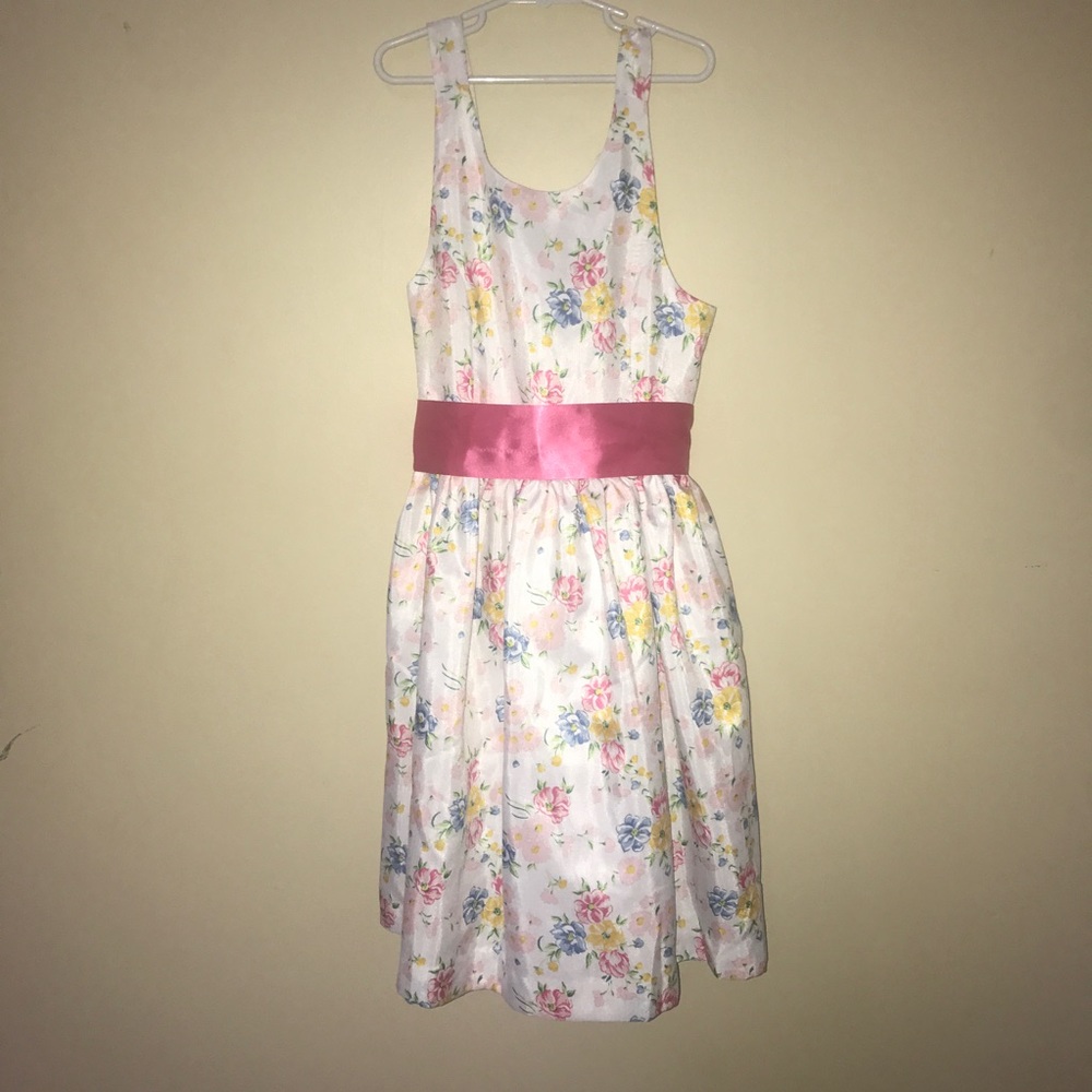 Beautiful Girls Spring/Summer Dress! 💐